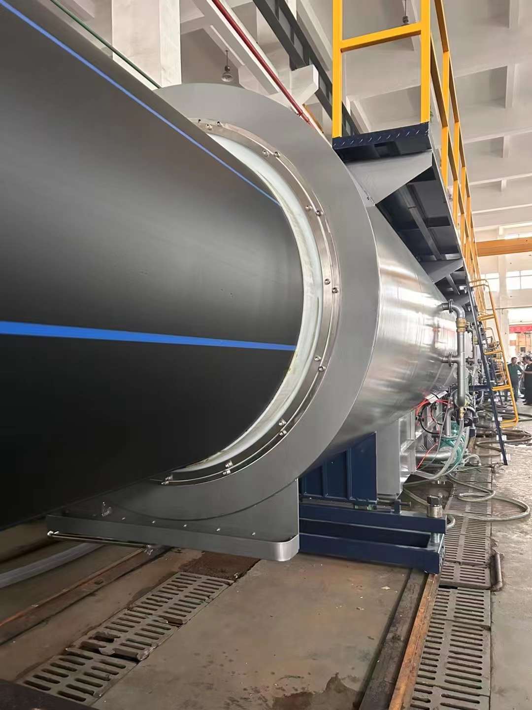 पीवीसी पाइप और पीई पाइप के उत्पादन के दौरान सतह पर गड्ढे पड़ने के कारणों का विश्लेषण