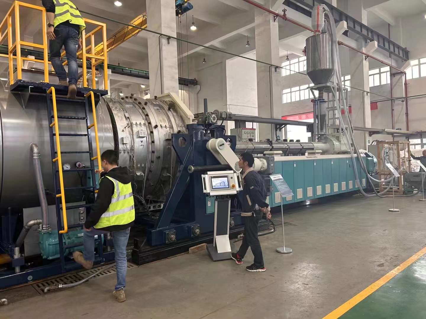 2000 मिमी से अधिक बड़े व्यास वाले पीई पाइपों के स्टार्टअप उपकरण और उत्पादन प्रौद्योगिकी के लिए मुख्य बिंदु